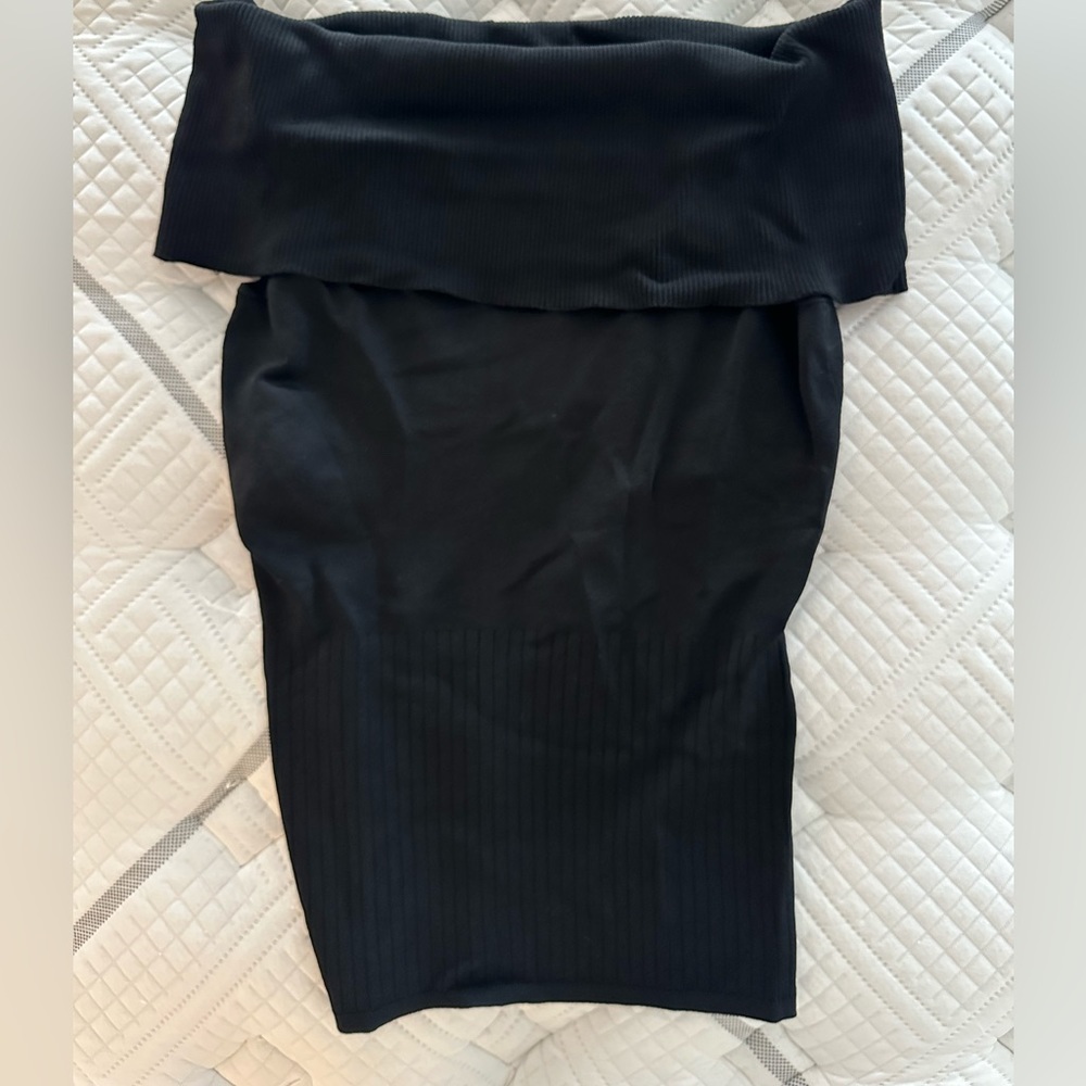 Trouve Cold Shoulder Top size S